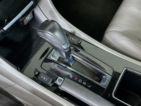 Used 2017 Honda Accord EX-L image 24
