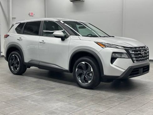 Used 2025 Nissan Rogue SV AWD/4WD image 1