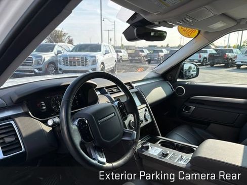 Used 2020 Land Rover Discovery Landmark AWD/4WD image 18