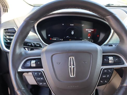 Used 2020 Lincoln Nautilus Reserve AWD/4WD image 17