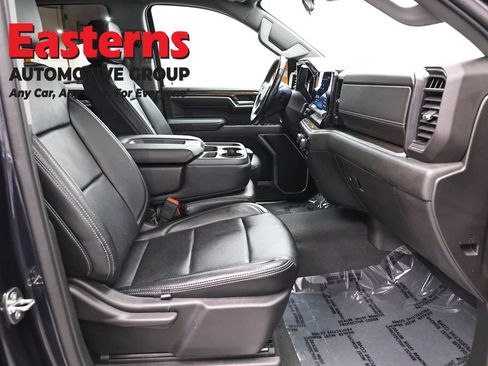 Used 2022 Chevrolet Silverado 1500 LT AWD/4WD image 27