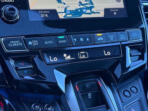 Used 2018 Honda Odyssey Elite image 24