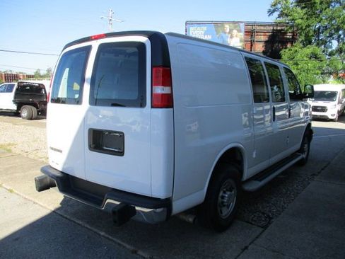 Used 2024 Chevrolet Express 2500 w/ Driver Convenience Package RWD image 6