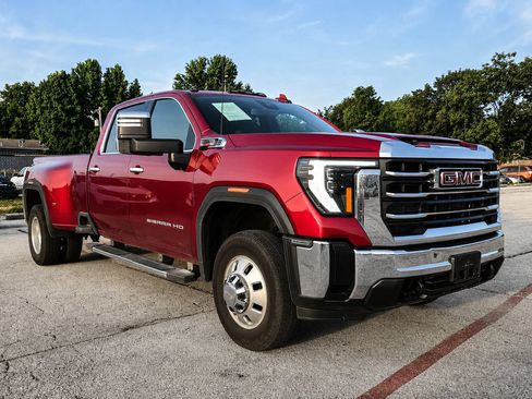 Used 2026 GMC Sierra 3500 SLT w/ SLT Convenience Package AWD/4WD image 1