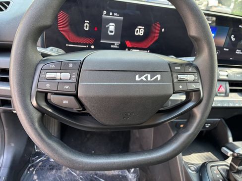 Used 2025 Kia K4 FWD image 28