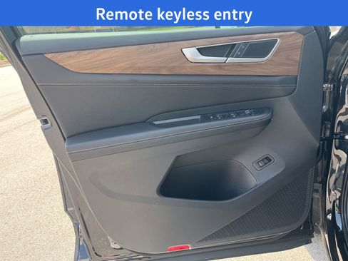 New 2026 Volkswagen Atlas SE FWD image 7