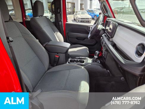 Used 2025 Jeep Wrangler Unlimited Sahara w/ Safety Group AWD/4WD image 16