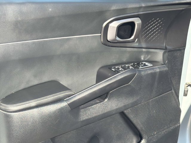 Used 2026 Kia Sorento LX FWD image 15