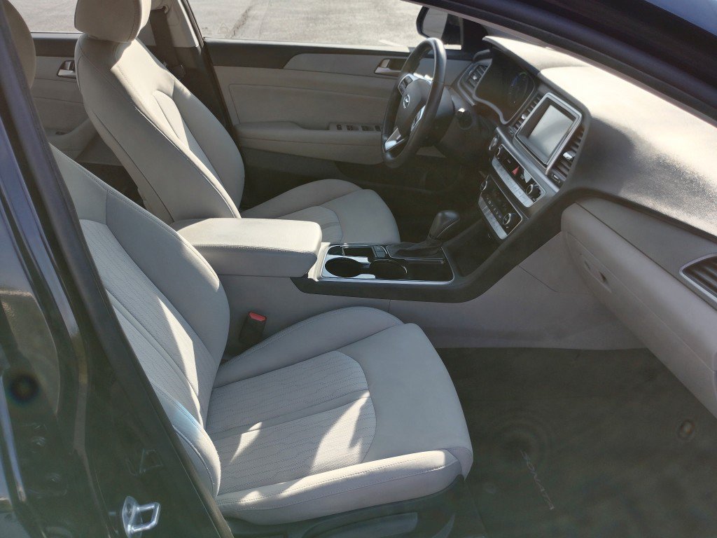 Used 2018 Hyundai Sonata SE FWD image 11