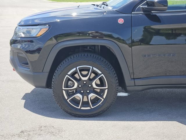 Used 2024 Jeep Compass Trailhawk AWD/4WD image 10