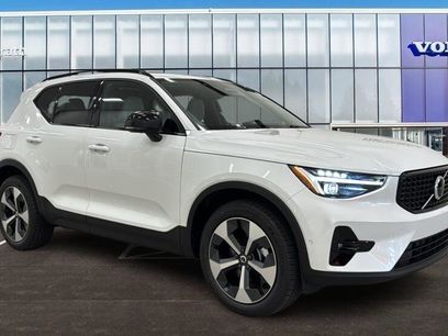 New 2026 Volvo XC40 B5 Plus w/ Protection Package Premier