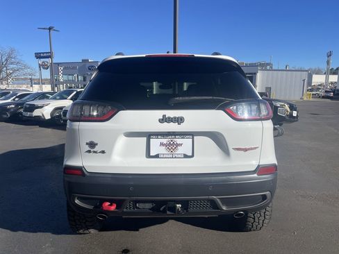Used 2019 Jeep Cherokee Trailhawk image 6