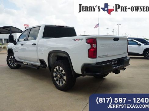 Used 2023 Chevrolet Silverado 2500 Custom w/ Custom Convenience Package AWD/4WD image 2