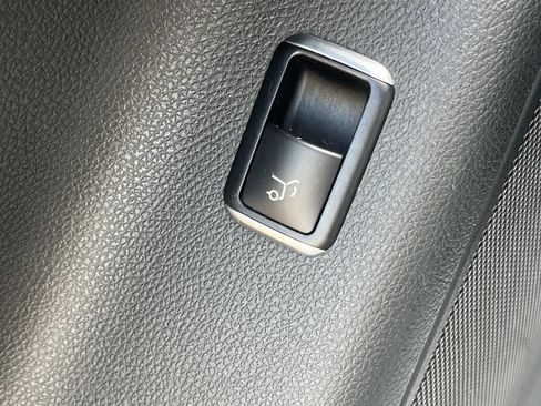 Certified 2018 Mercedes-Benz GLE 43 AMG 4MATIC image 30