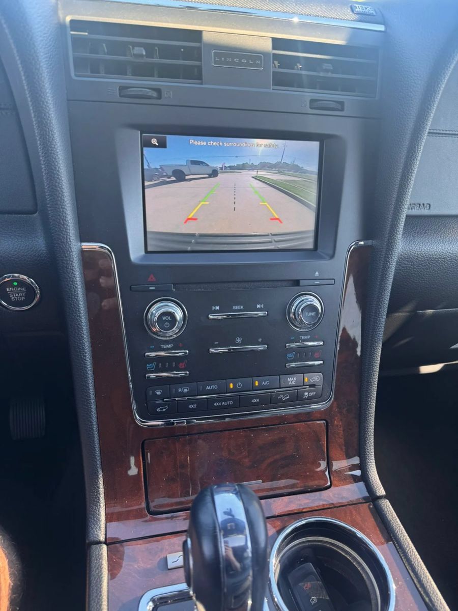 Used 2015 Lincoln Navigator 4WD image 5