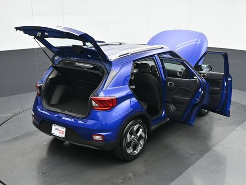 Used 2025 Hyundai Venue SEL FWD image 39