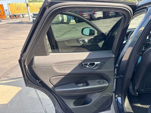 Used 2021 Volvo XC60 T5 Inscription AWD/4WD image 28