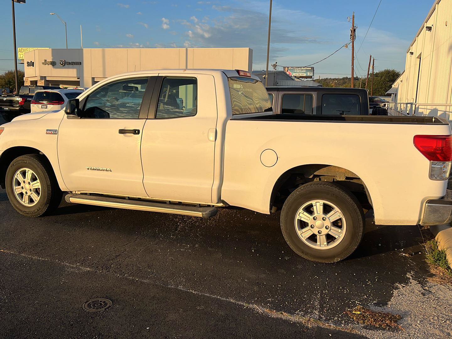 Used 2011 Toyota Tundra 2WD Double Cab w/ Tow Pkg image 4