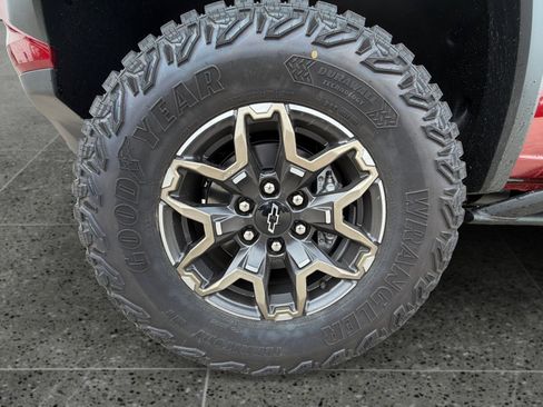 New 2026 Chevrolet Colorado ZR2 w/ Technology Package AWD/4WD image 14