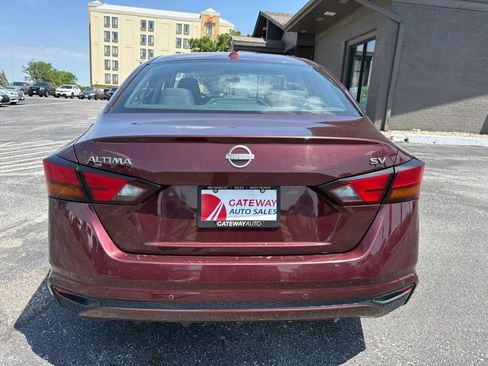 Used 2024 Nissan Altima 2.5 SV FWD image 4