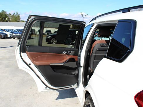 Used 2019 BMW X7 xDrive50i w/ M Sport Package image 37