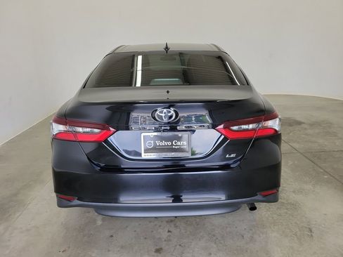 Used 2022 Toyota Camry LE FWD image 6