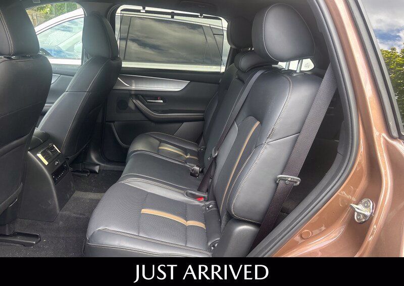 Certified 2025 MAZDA CX-70 Plug-In Hybrid w/ Premium Plus AWD/4WD image 5