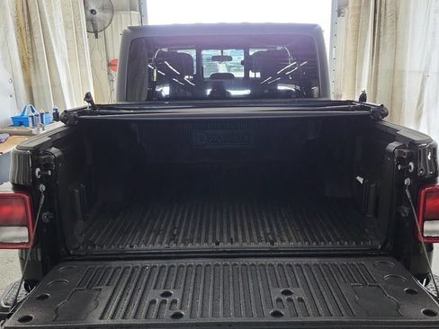 Used 2023 Jeep Gladiator Sport AWD/4WD image 3