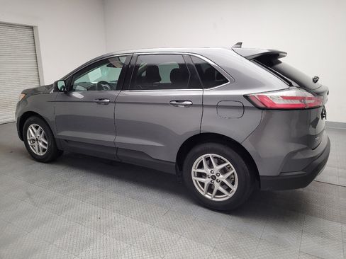 Used 2023 Ford Edge SEL image 3