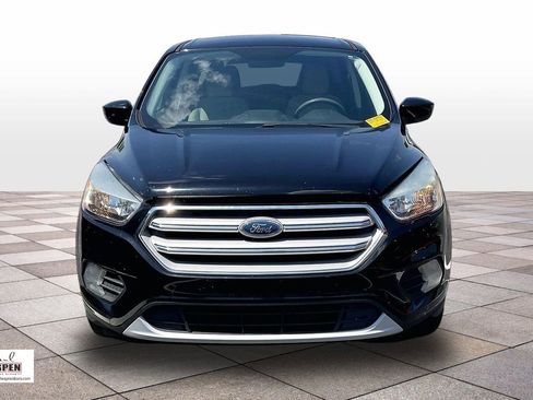 Certified 2019 Ford Escape SE FWD image 3