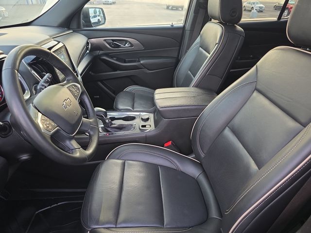Certified 2023 Chevrolet Traverse Premier w/ Redline Edition AWD/4WD image 3