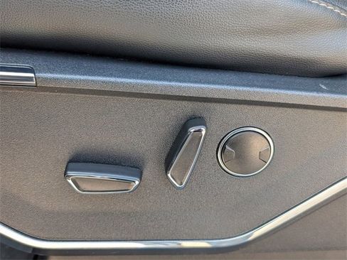 Used 2022 Ford F150 Lariat w/ Equipment Group 502A High image 13