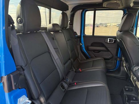 New 2026 Jeep Gladiator Sport image 21