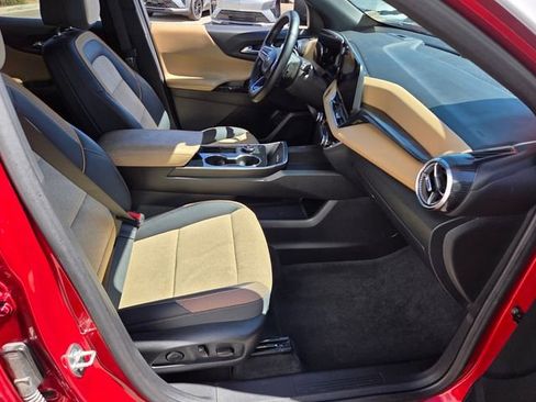 Certified 2025 Chevrolet Equinox ACTIV w/ Safety and Technology Package image 15