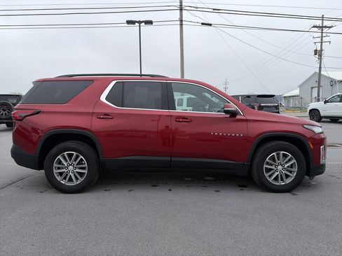 Used 2023 Chevrolet Traverse LT AWD/4WD image 3