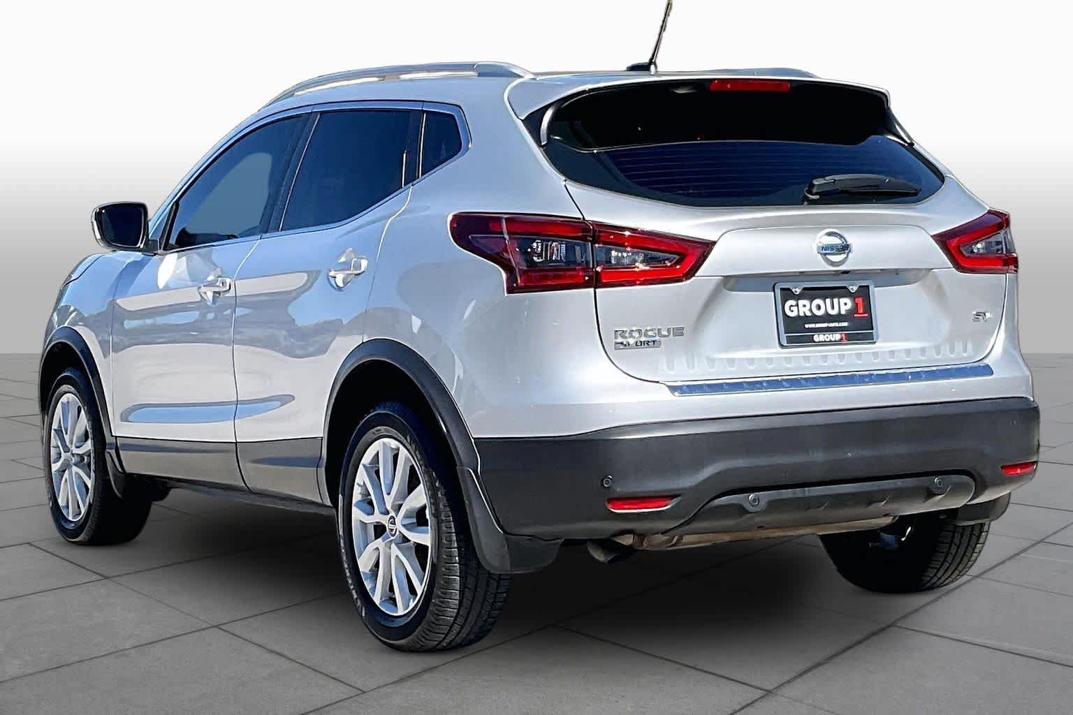 Used 2021 Nissan Rogue Sport SV FWD image 12