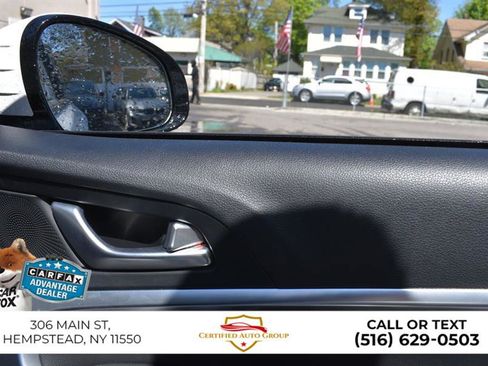 Used 2025 Genesis G70 2.5T image 22