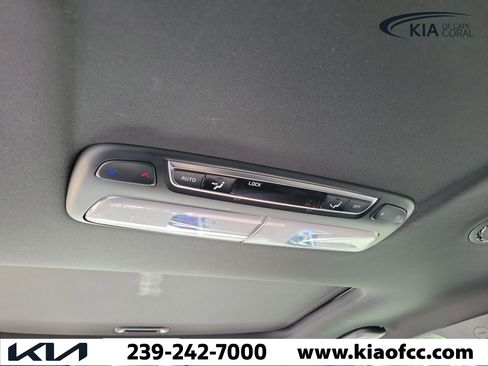 Certified 2024 Kia Telluride EX w/ EX Captain's Chair Package FWD image 18