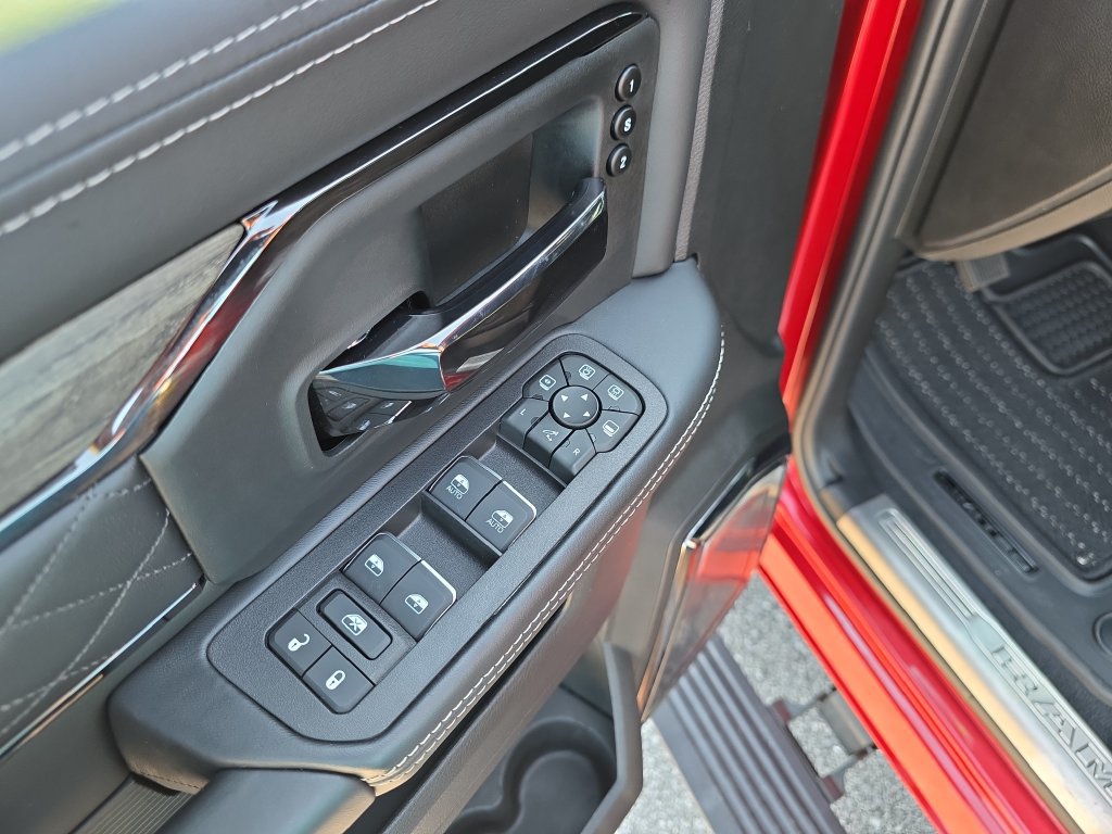 Used 2026 RAM 2500 Limited AWD/4WD image 19