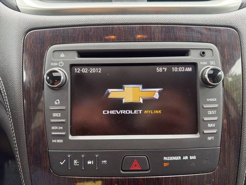 Used 2017 Chevrolet Traverse LT FWD image 13