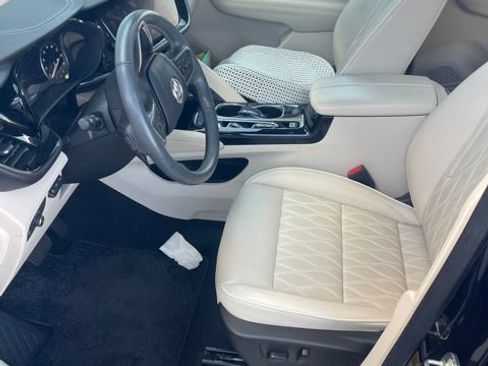 Used 2023 Buick Envision Avenir FWD image 2