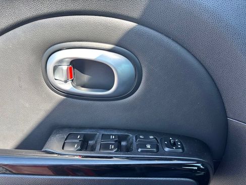 Used 2015 Kia Soul + w/ Primo Package FWD image 13