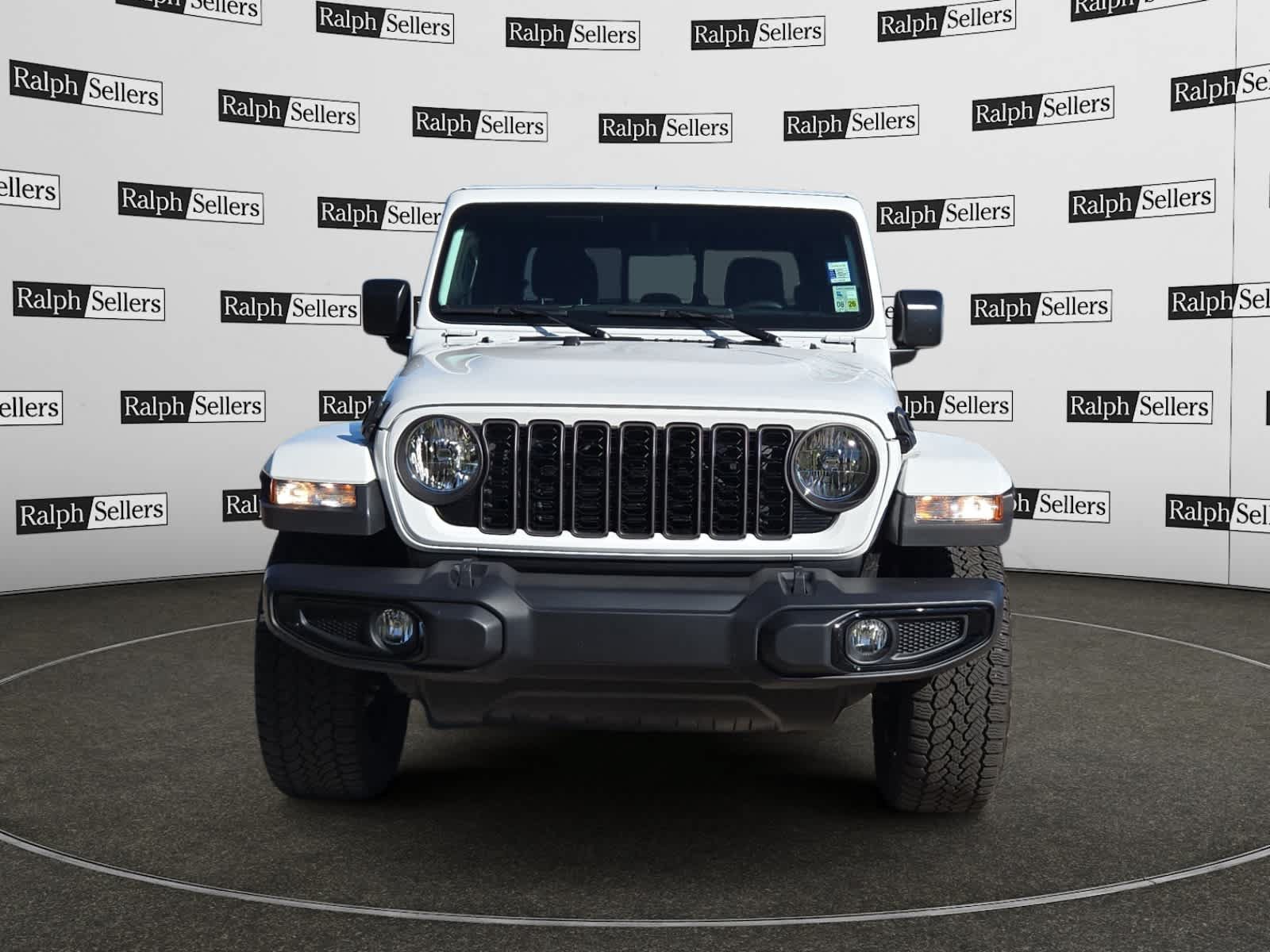 Used 2024 Jeep Gladiator Sport AWD/4WD image 8