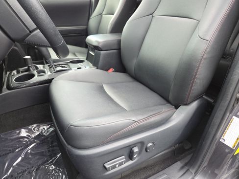Used 2020 Toyota 4Runner Venture w/ Moonroof Package AWD/4WD image 29