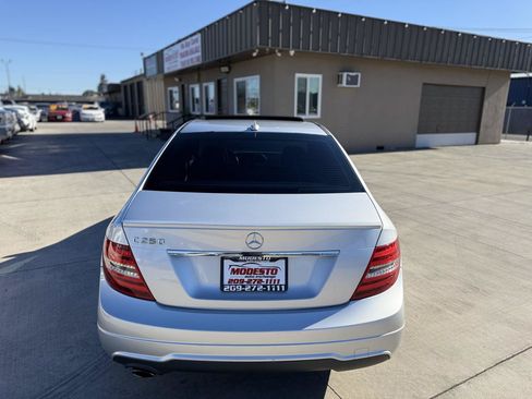 Used 2012 Mercedes-Benz C 250 Sedan image 4
