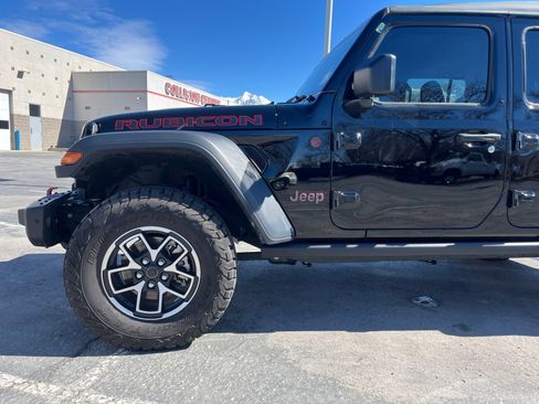 Used 2025 Jeep Wrangler Unlimited Rubicon w/ Steel Bumper Group image 9