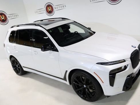 Used 2024 BMW X7 M60i image 7