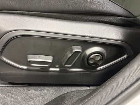 Used 2025 Jeep Grand Cherokee L Altitude image 11