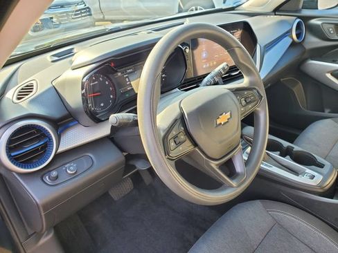 Certified 2024 Chevrolet Trax LS w/ LS Convenience Package FWD image 19