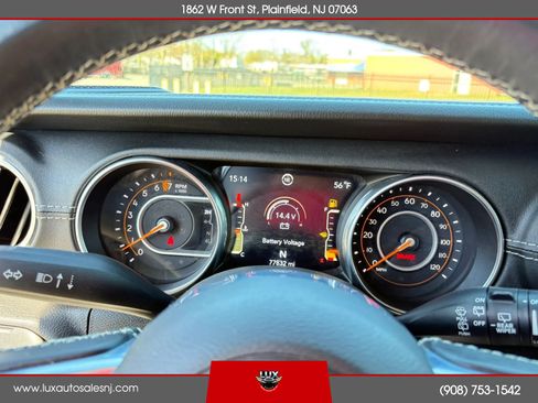 Used 2018 Jeep Wrangler Unlimited Sahara w/ Dual Top Group AWD/4WD image 27
